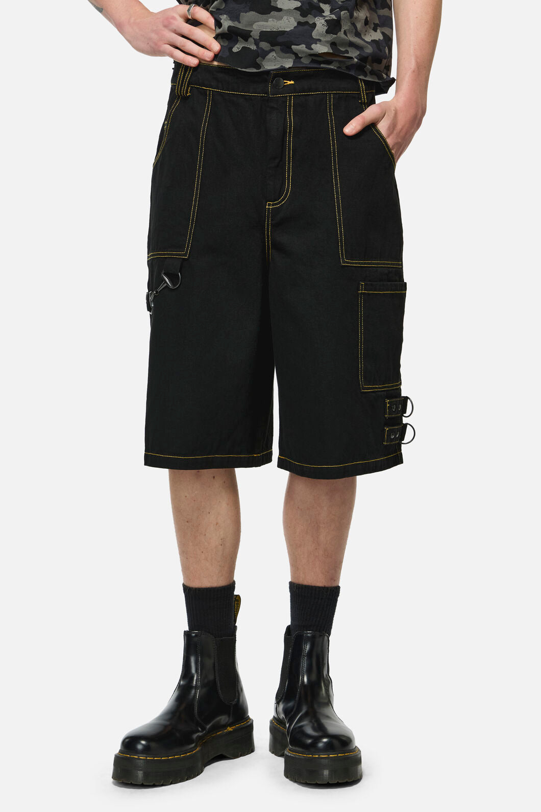 Dangerfield - Signals Goth Trim Cargo Short - black