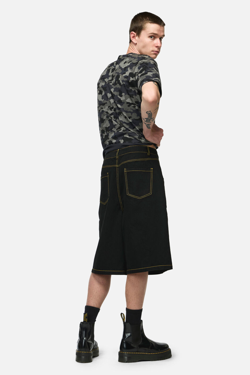 Dangerfield - Signals Goth Trim Cargo Short - black