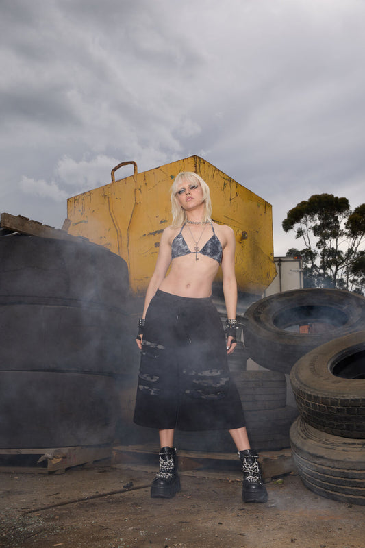 Dangerfield - Disruptive Cutout Camo Shorts - black