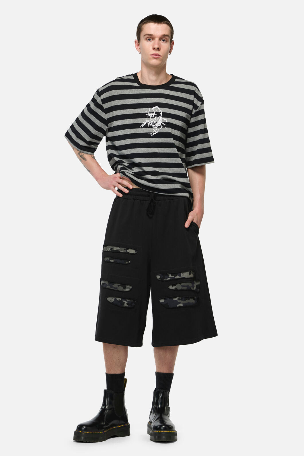 Dangerfield - Disruptive Cutout Camo Shorts - black