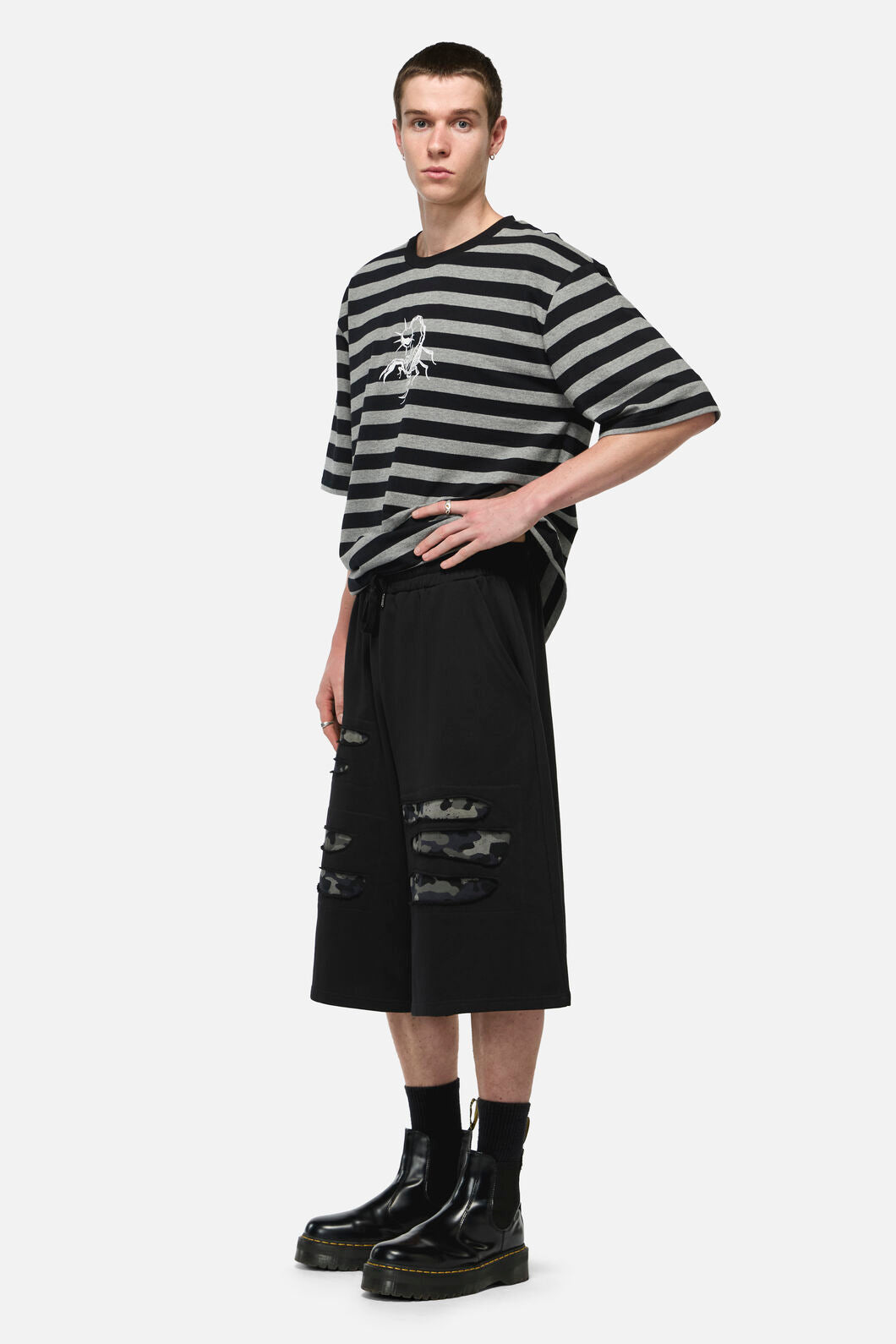 Dangerfield - Disruptive Cutout Camo Shorts - black