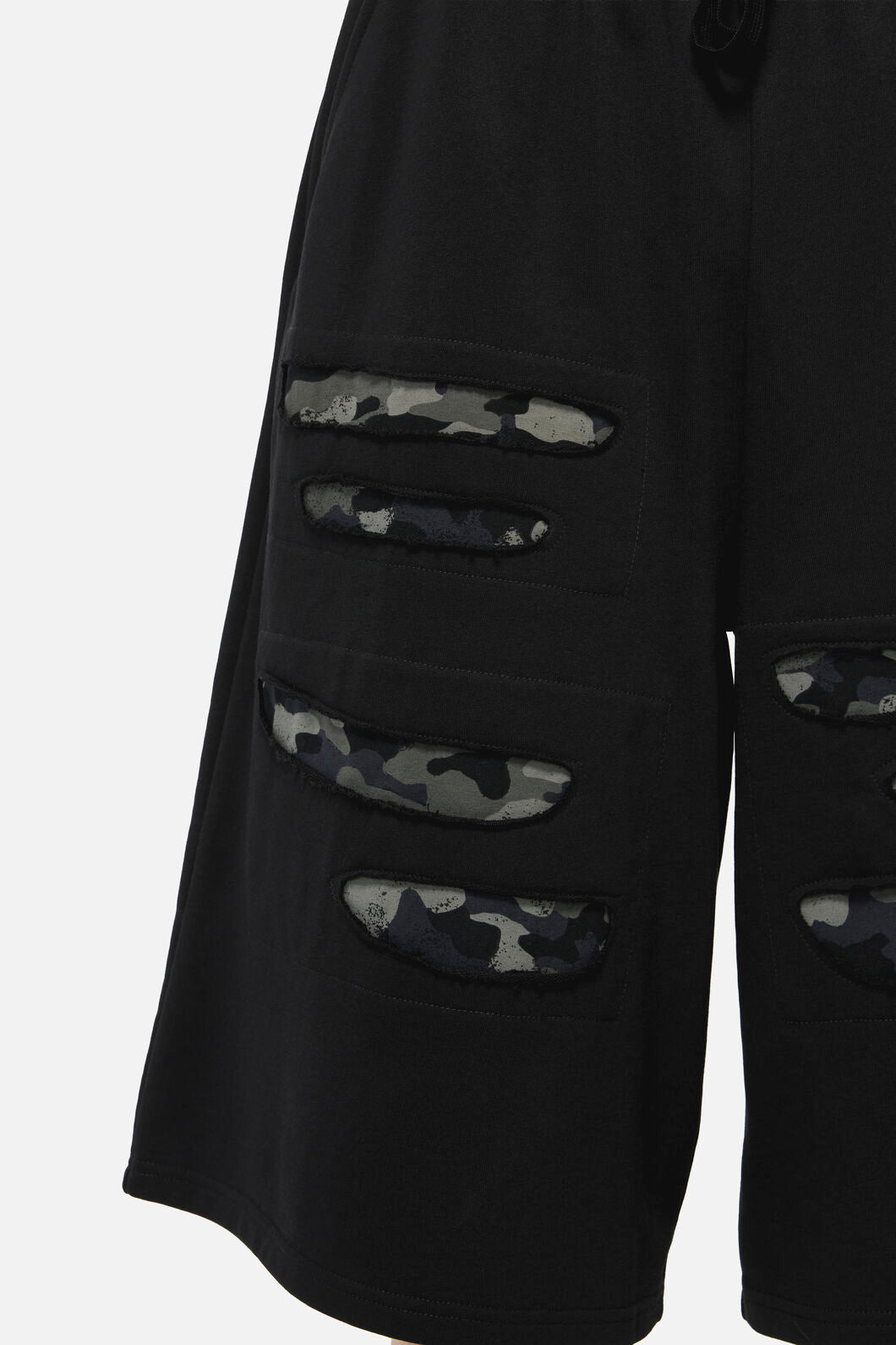 Dangerfield - Disruptive Cutout Camo Shorts - black