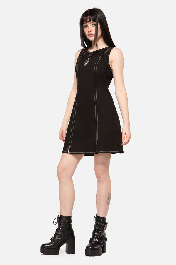 Dangerfield - Dark Pieridae Charm Basic Dress - black