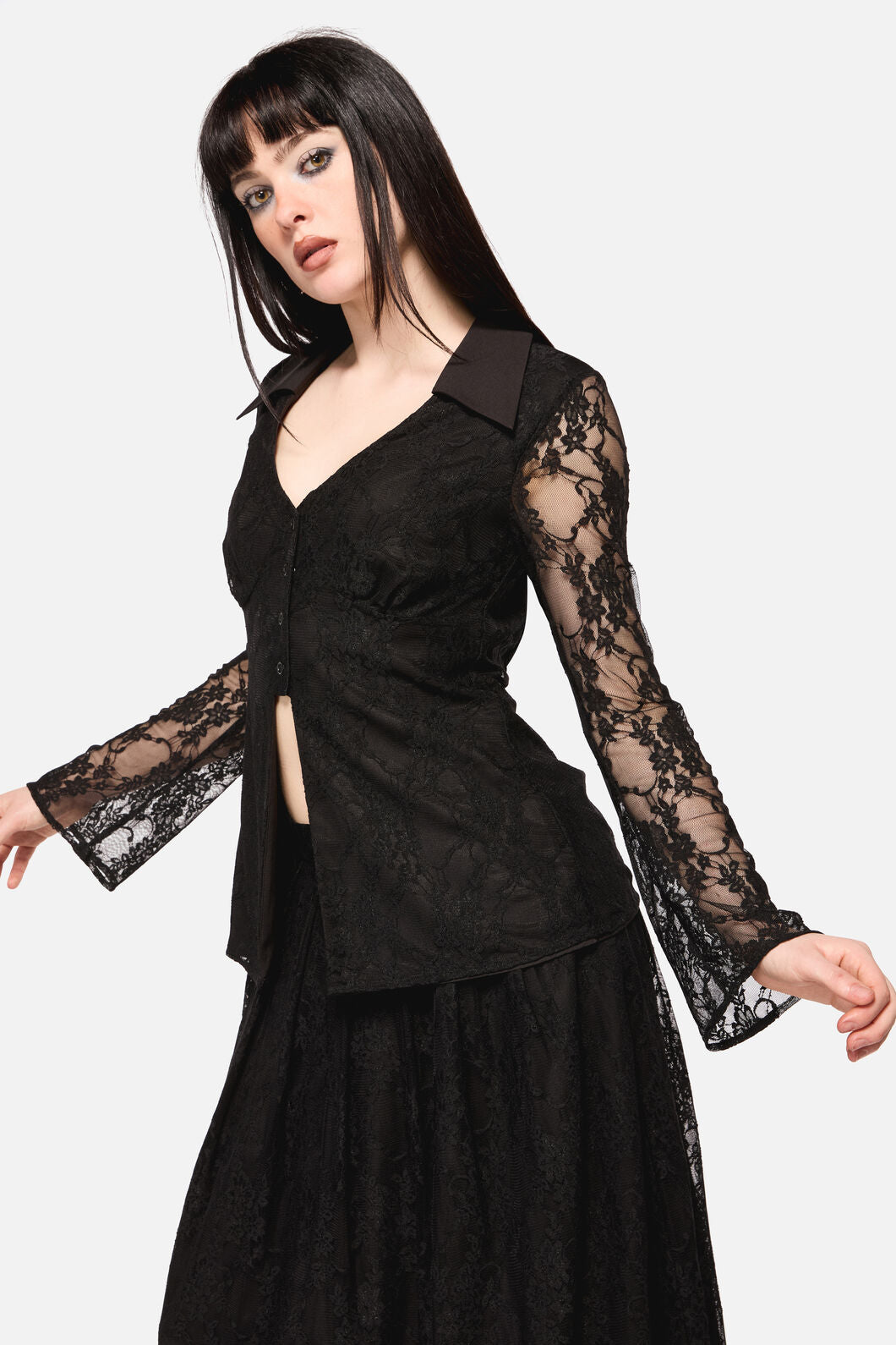 Dangerfield - Dark Pieridae Long Sleeve Lace Top - black