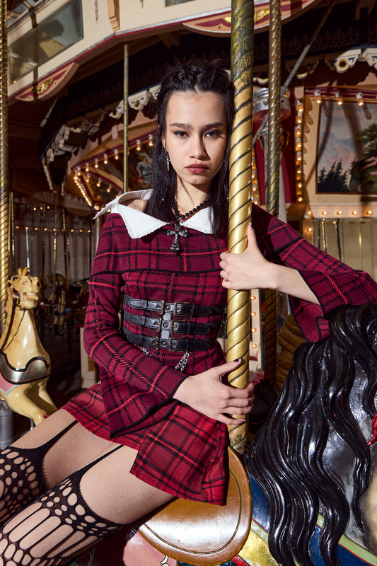 Dangerfield - Over It Tartan Knit Top - red