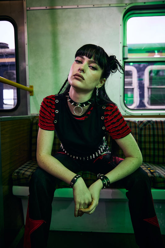 Dangerfield - Dangerous Distressed Mesh Top - red-black