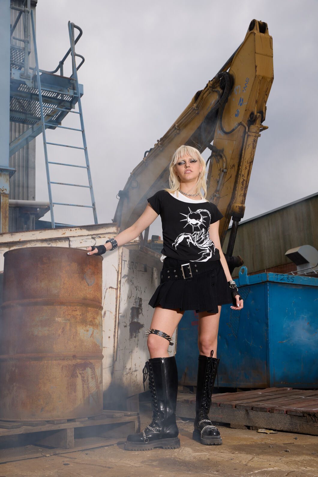 Dangerfield - Flamin Punk Belt Skort - black