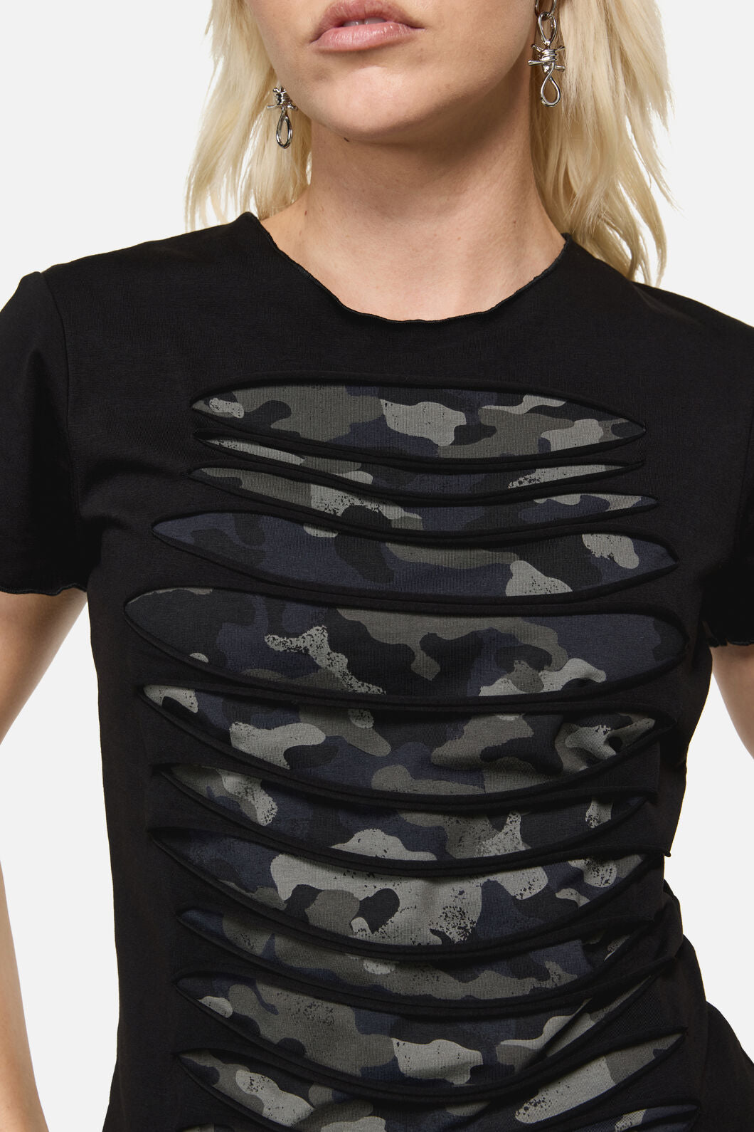 Dangerfield - DisruptiveDistressedCutOutTee - grey-black