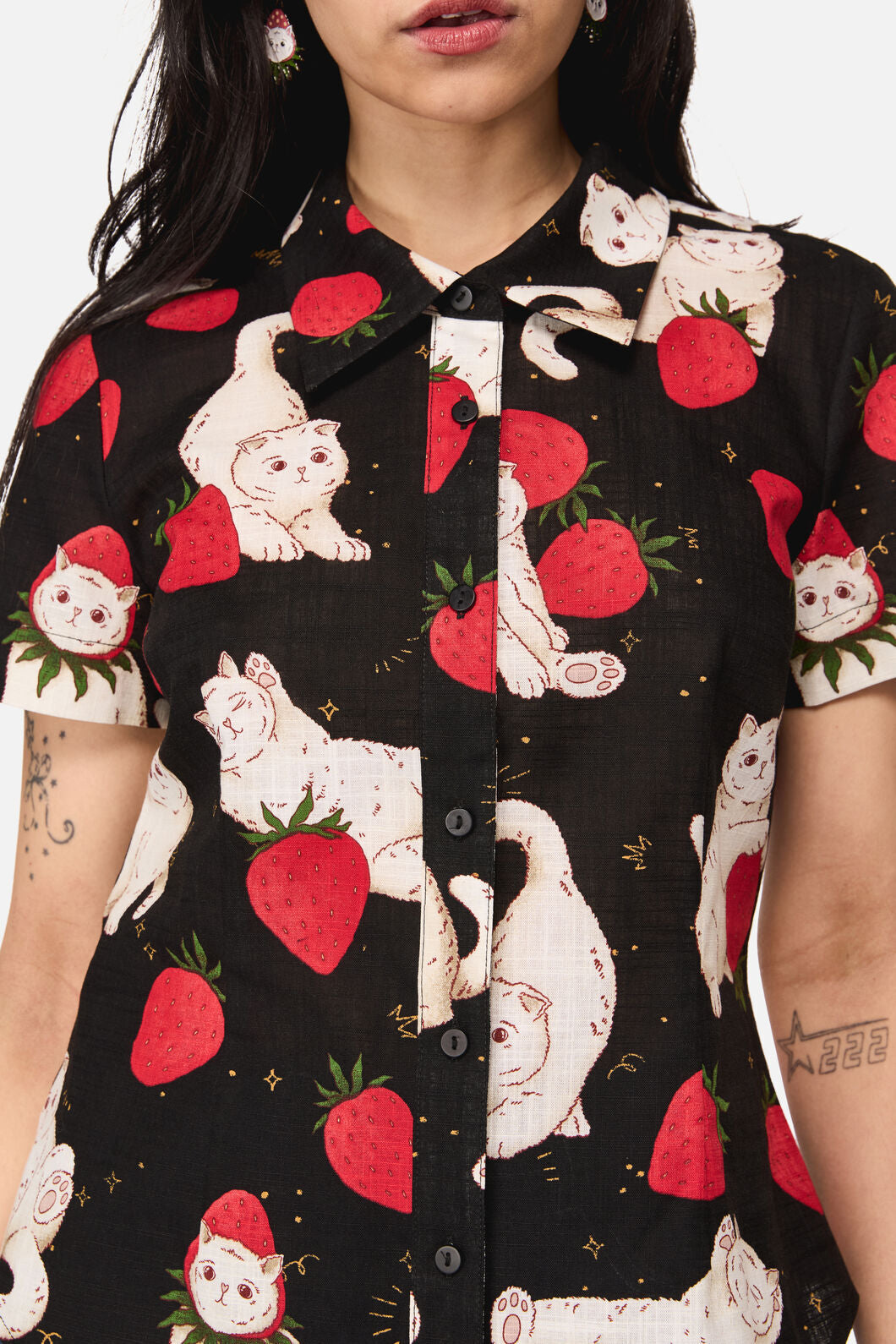 Dangerfield - Strawberry Cat Repeat Blouse - black