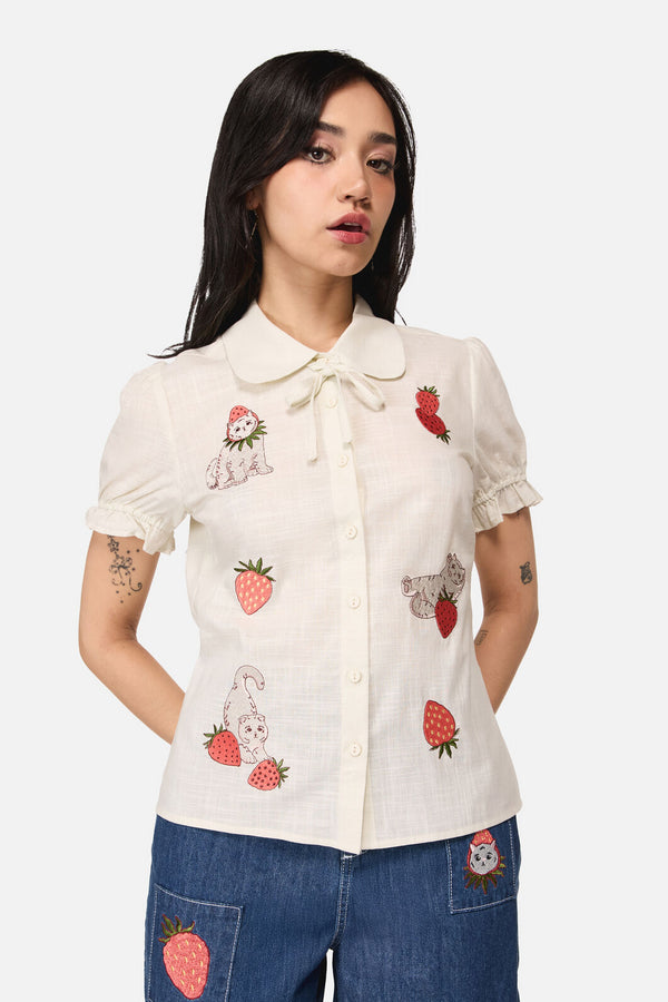 Dangerfield - Strawberry Cat Badge Blouse - cream