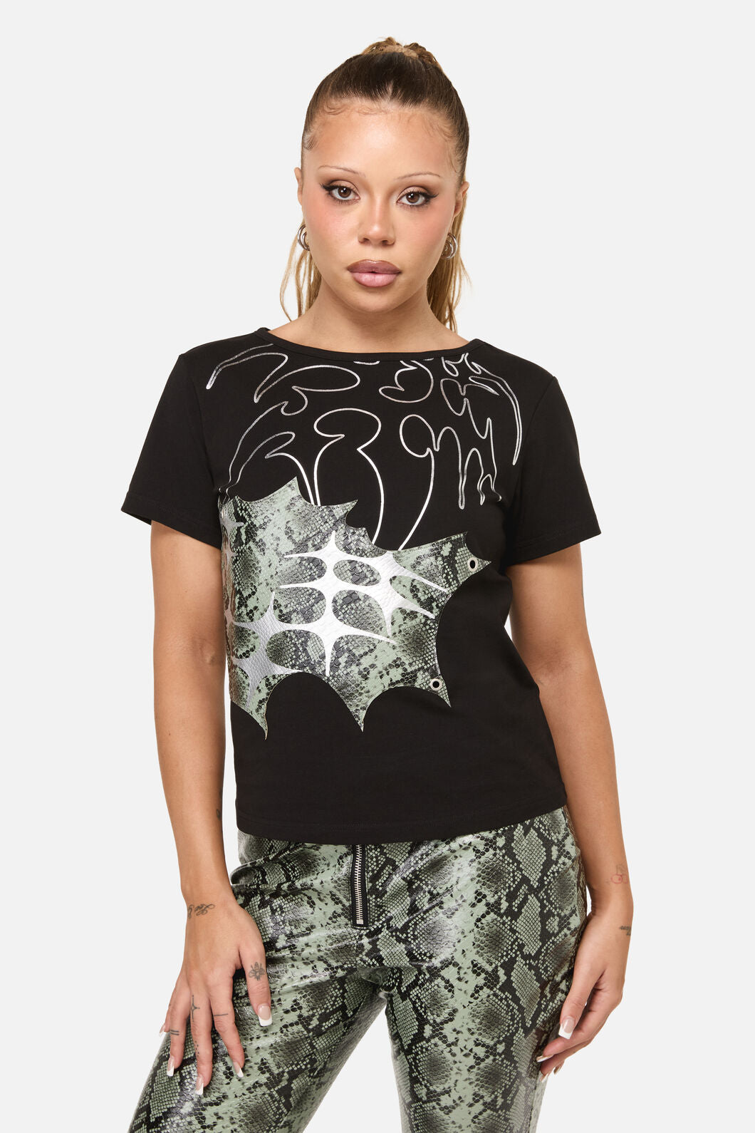 Dangerfield - Y2K Sigil Fitted Patch T-Shirt - black