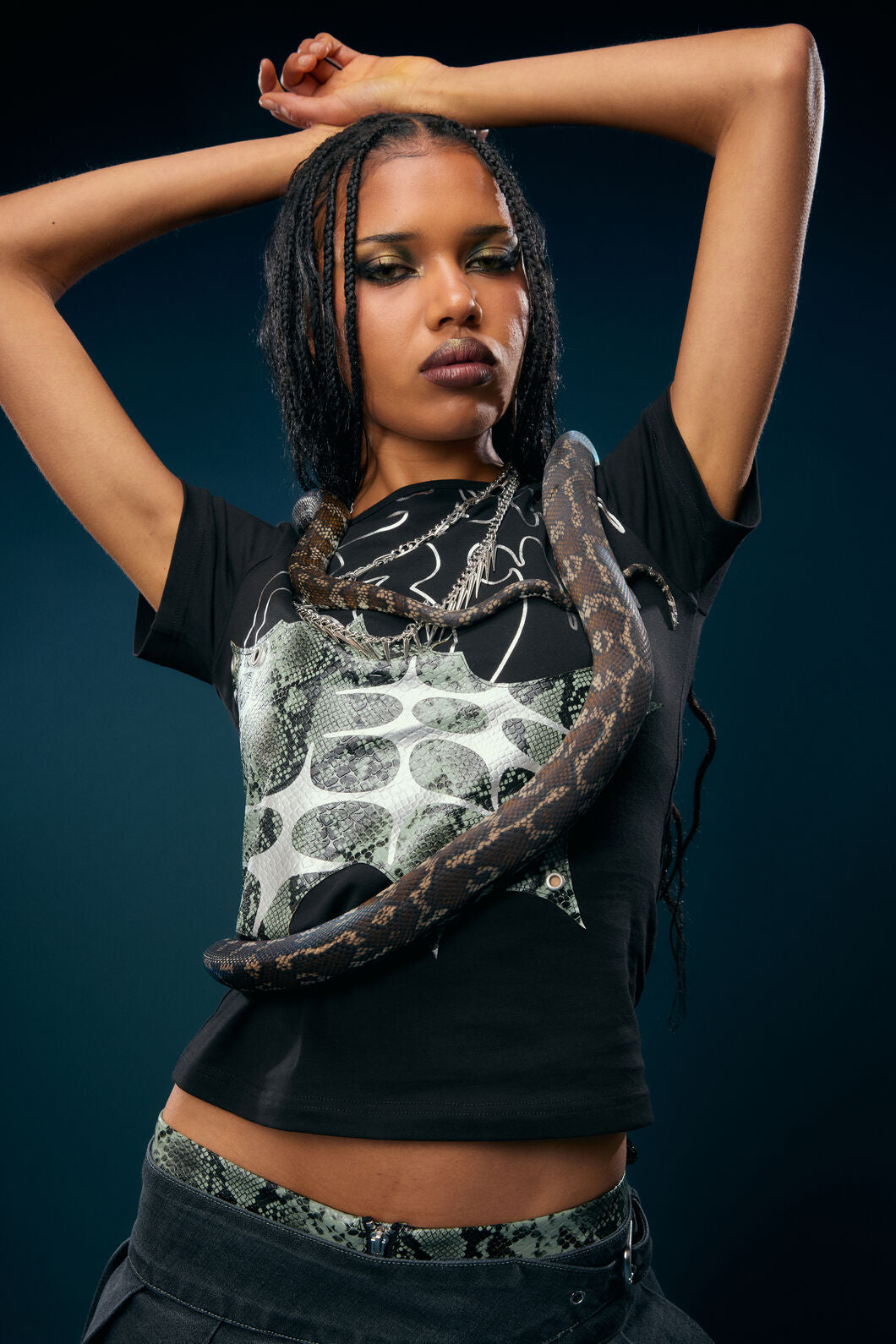 Dangerfield - Y2K Sigil Fitted Patch T-Shirt - black