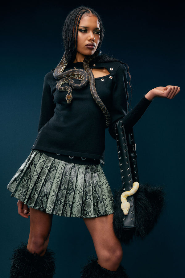 Dangerfield - Y2K Snakey Eyelet Mini Skort - grey-black