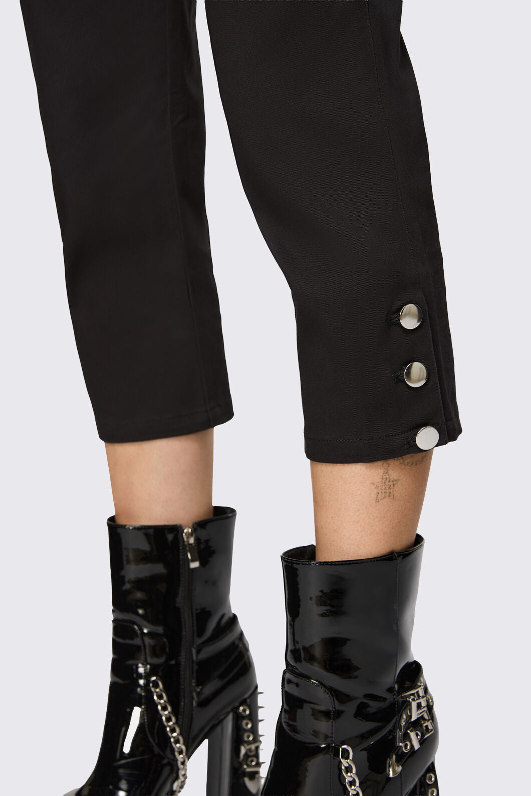 Dangerfield - Underdog Punk Capri Pant - black