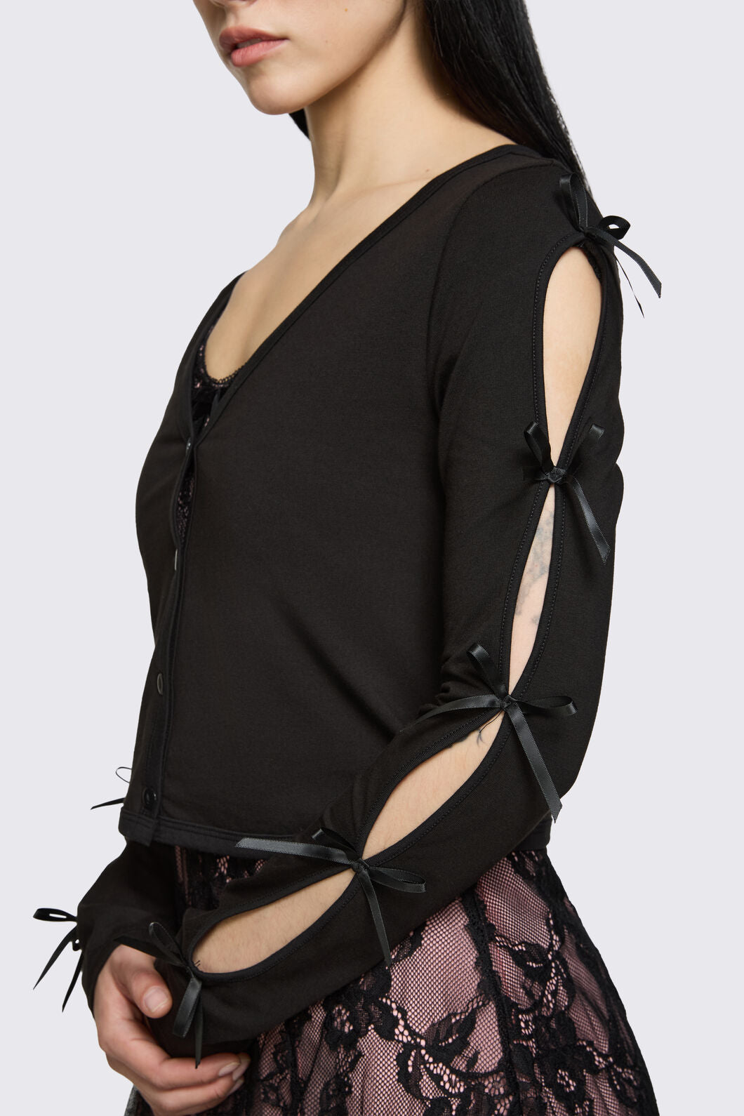 Dangerfield - Round & Round Tie Sleeve Cardi - black