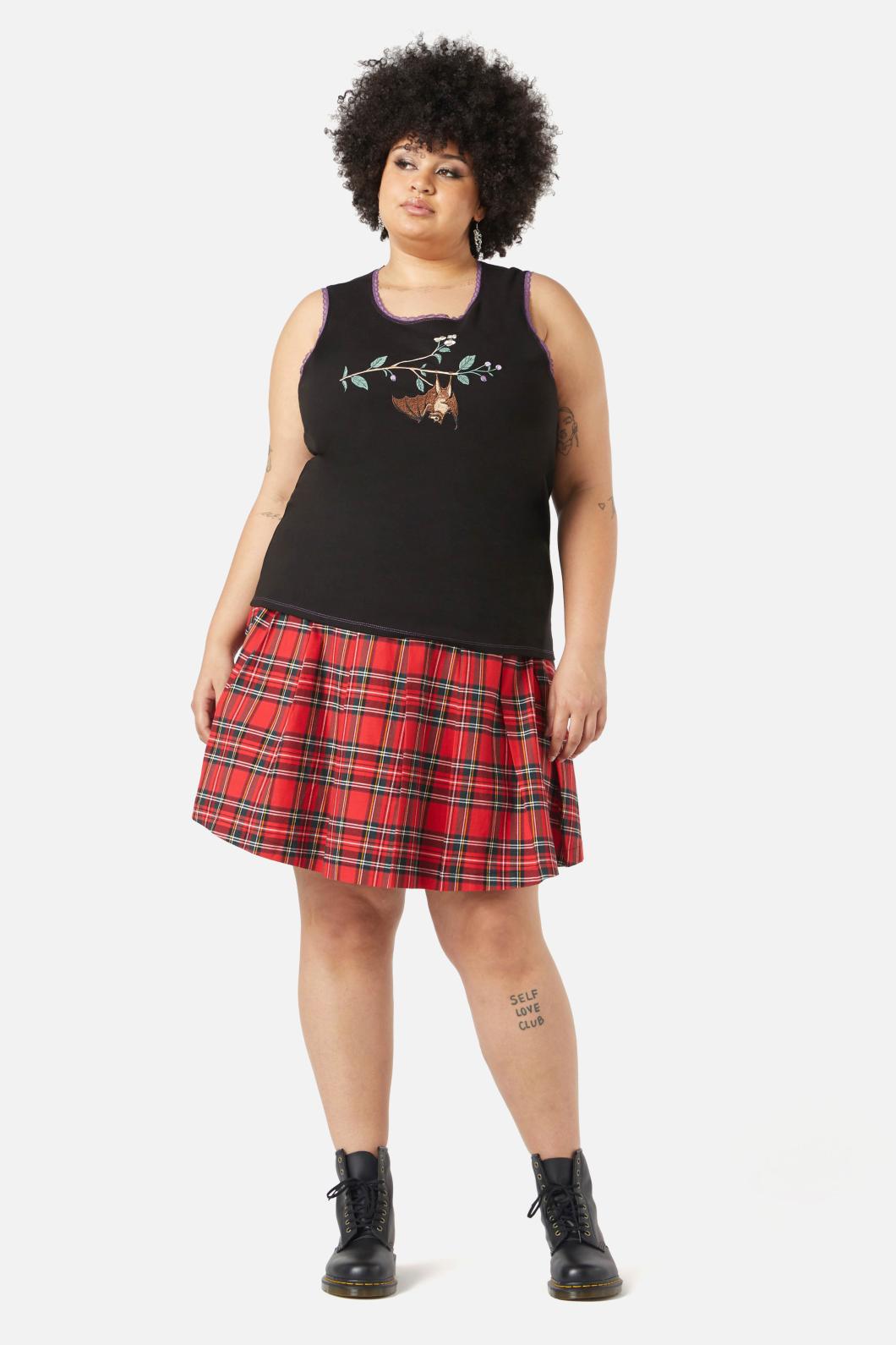 Dangerfield - Curve Old World Embroidered Tank - black