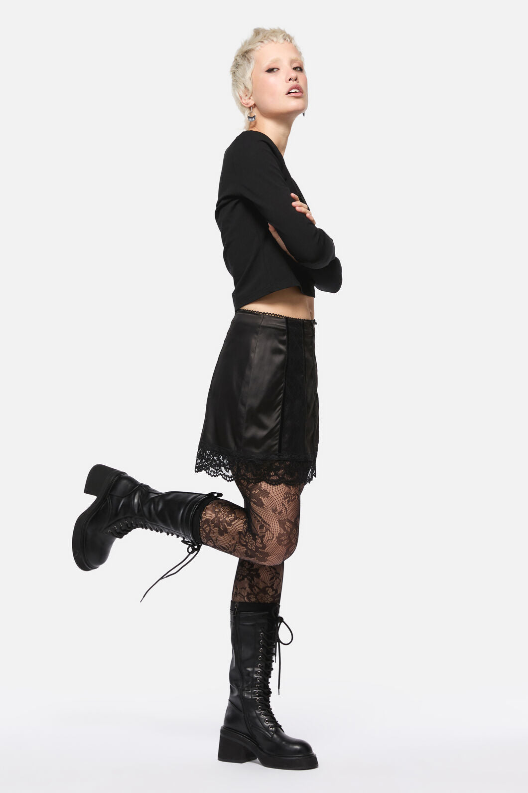Dangerfield - Forgotten City Lace Trim Skort - black