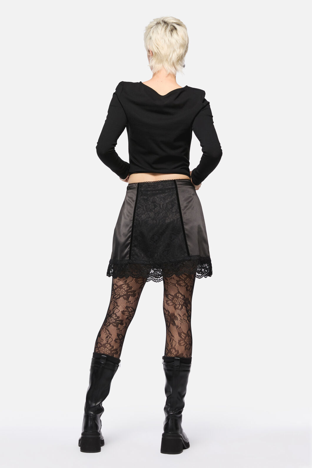 Dangerfield - Forgotten City Lace Trim Skort - black