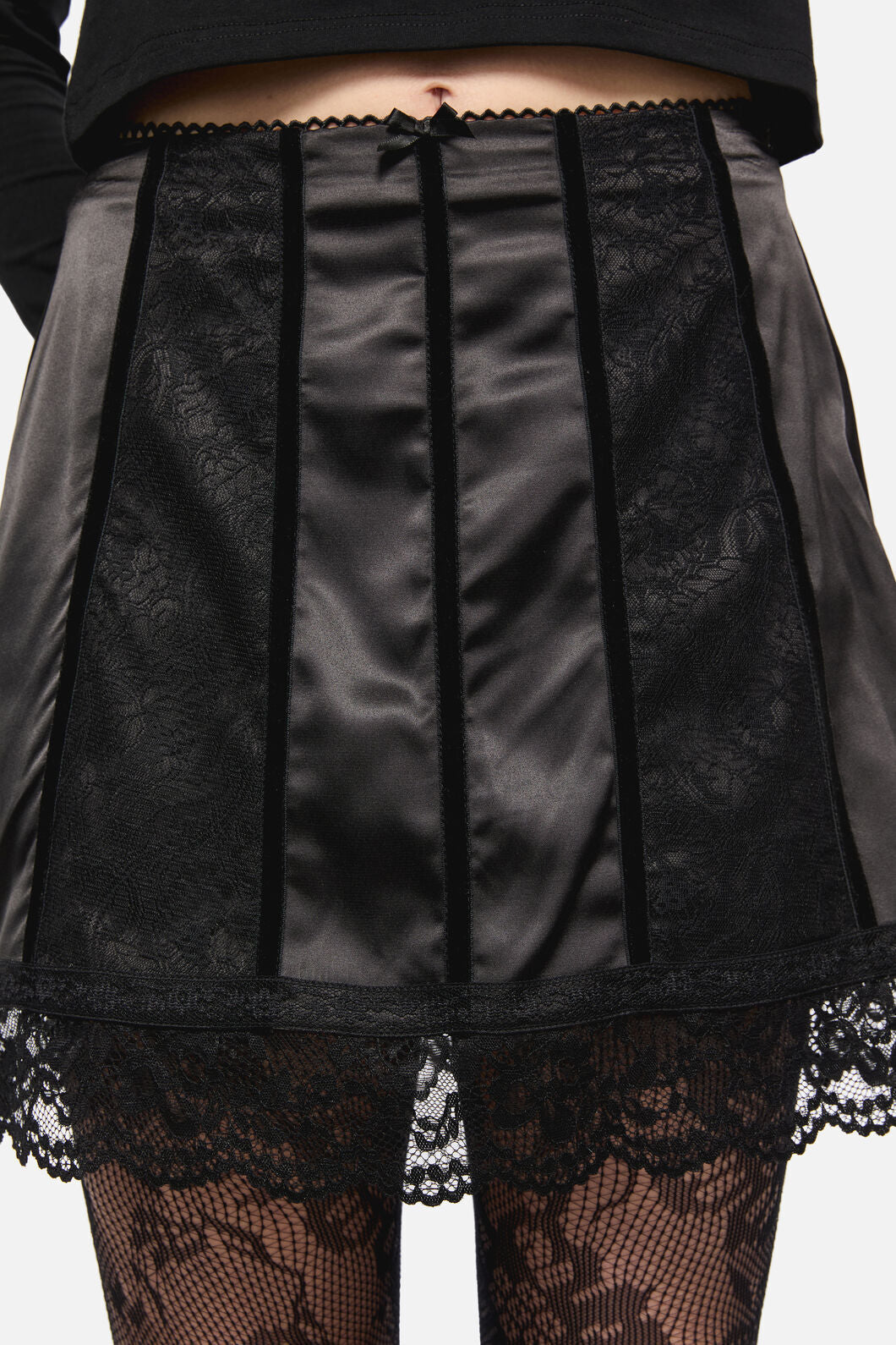 Dangerfield - Forgotten City Lace Trim Skort - black