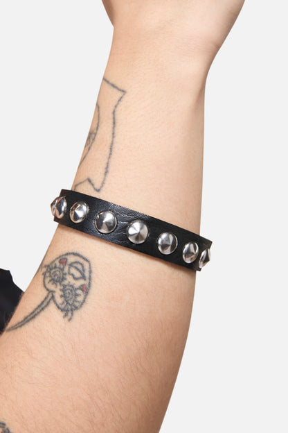 Dangerfield - Round Stud Wrist Band - black