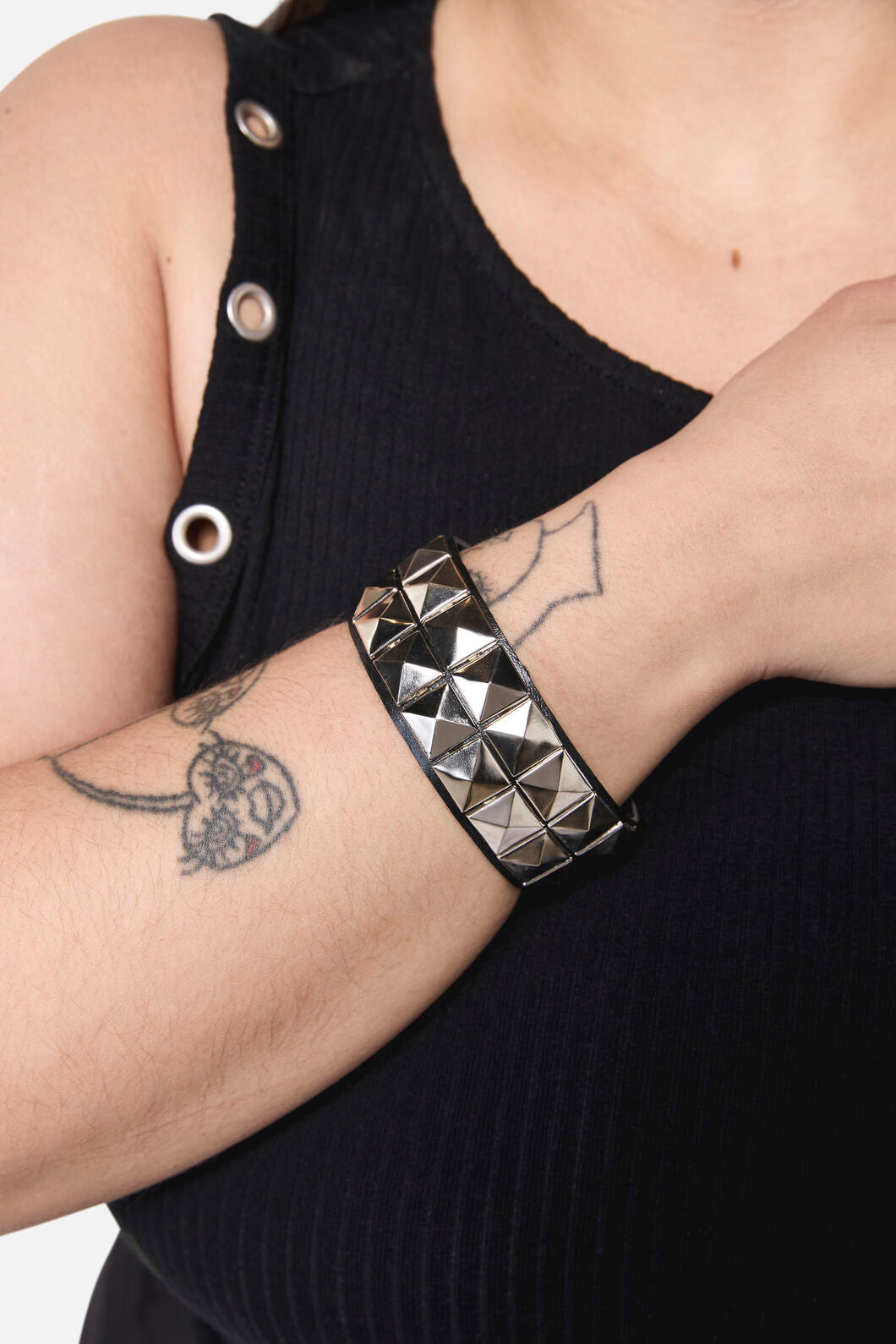 Dangerfield - Pyramid Stud Wrist Band Cuff - black-silver