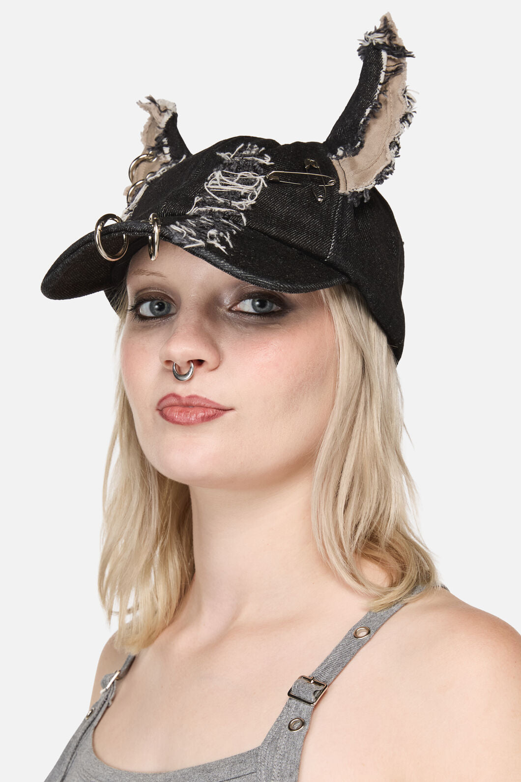 Dangerfield - Distressed Ears Cap - black