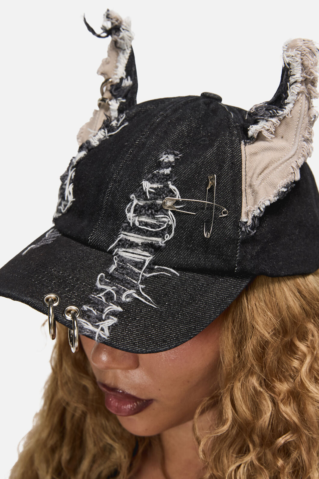 Dangerfield - Distressed Ears Cap - black