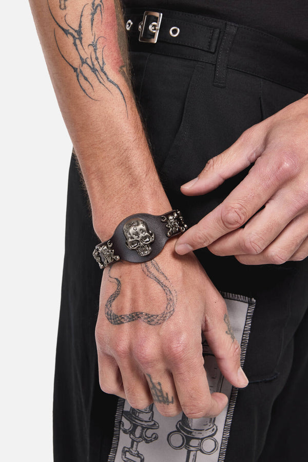 Dangerfield - Skull Leather Cuff - dark-red