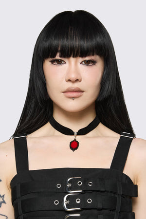 Dangerfield - Red Velvet Charm Choker - black-red