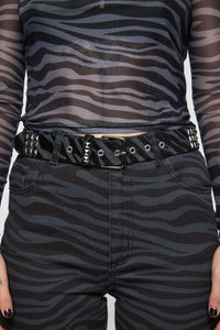 Dangerfield - Untamed Stripe Stud Belt - black-grey