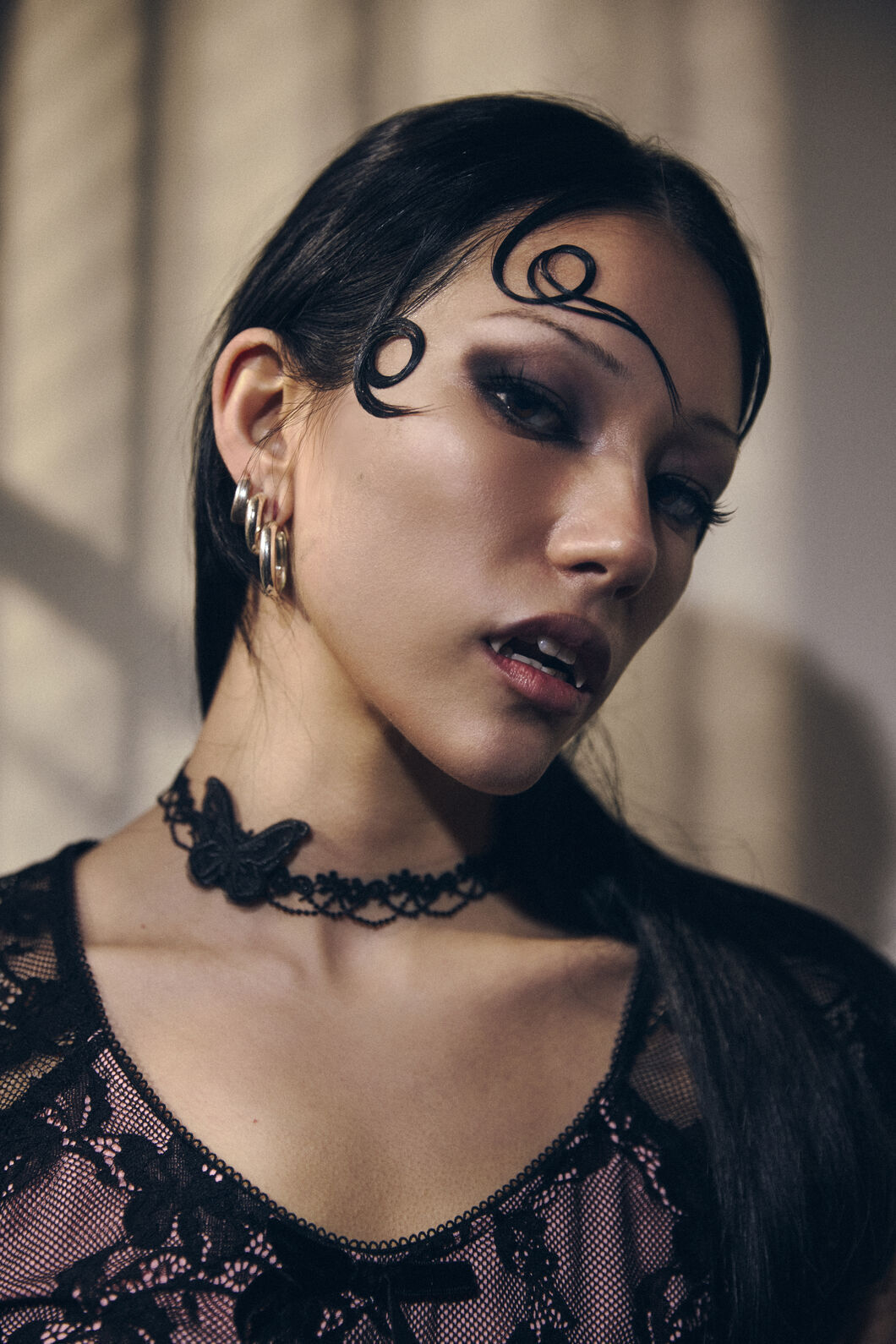 Dangerfield - Gothic Moth Choker - black