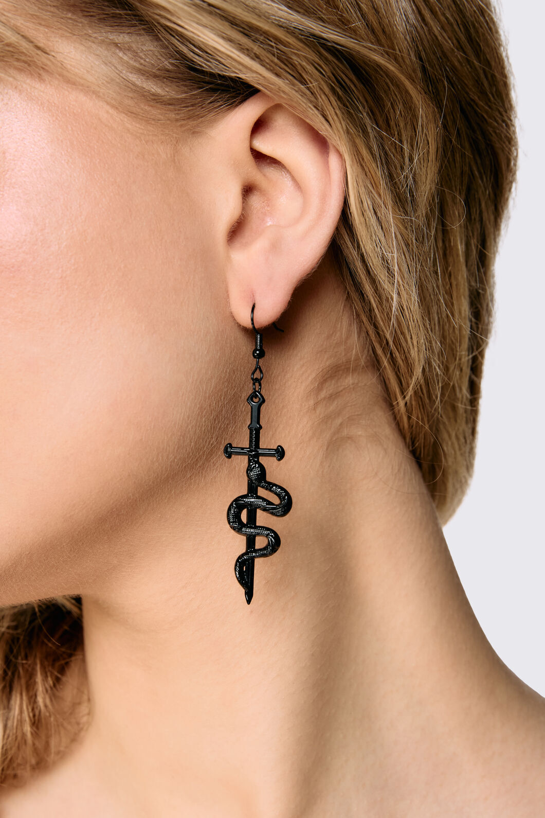 Dangerfield - Snake Sword Earrings - black