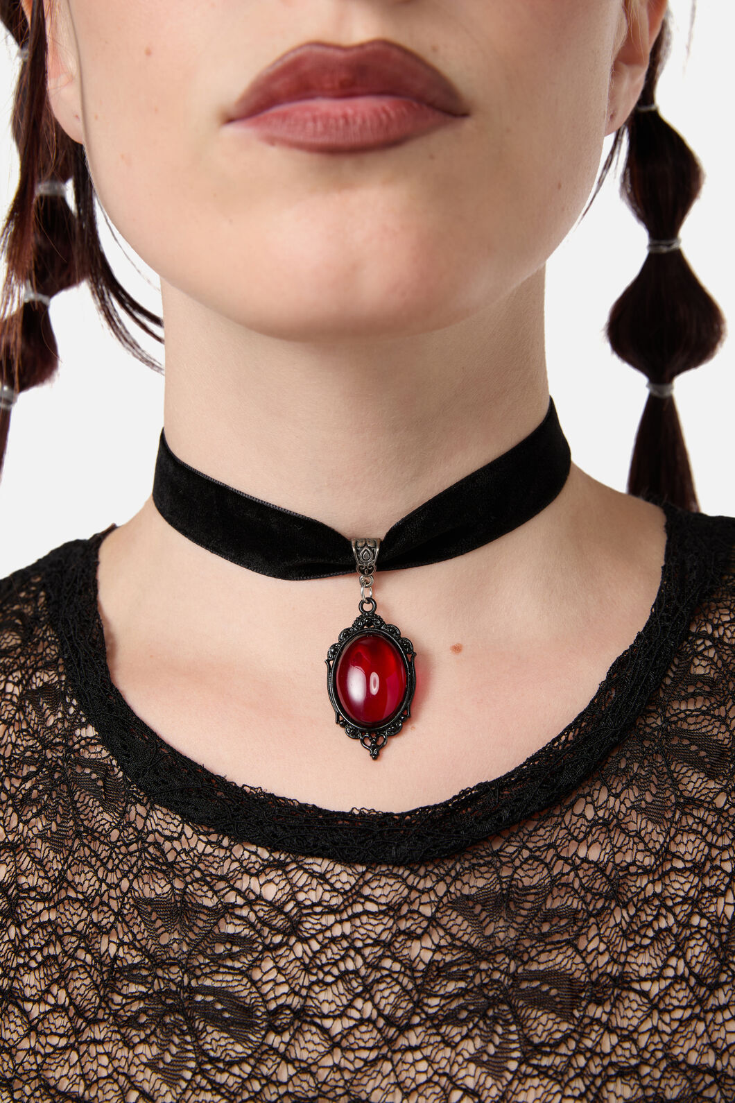 Dangerfield - Fable Velvet Ornate Choker - red