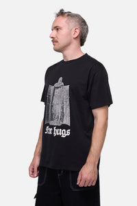 Pulp Kitchen - Free Hugs Unisex Tee - black