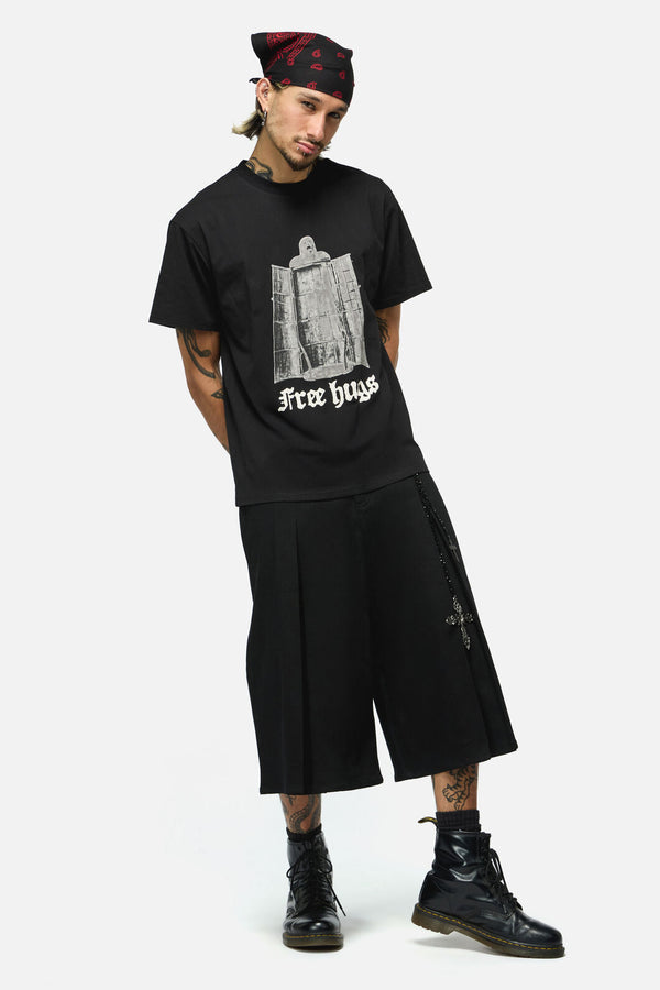 Pulp Kitchen - Free Hugs Unisex Tee - black