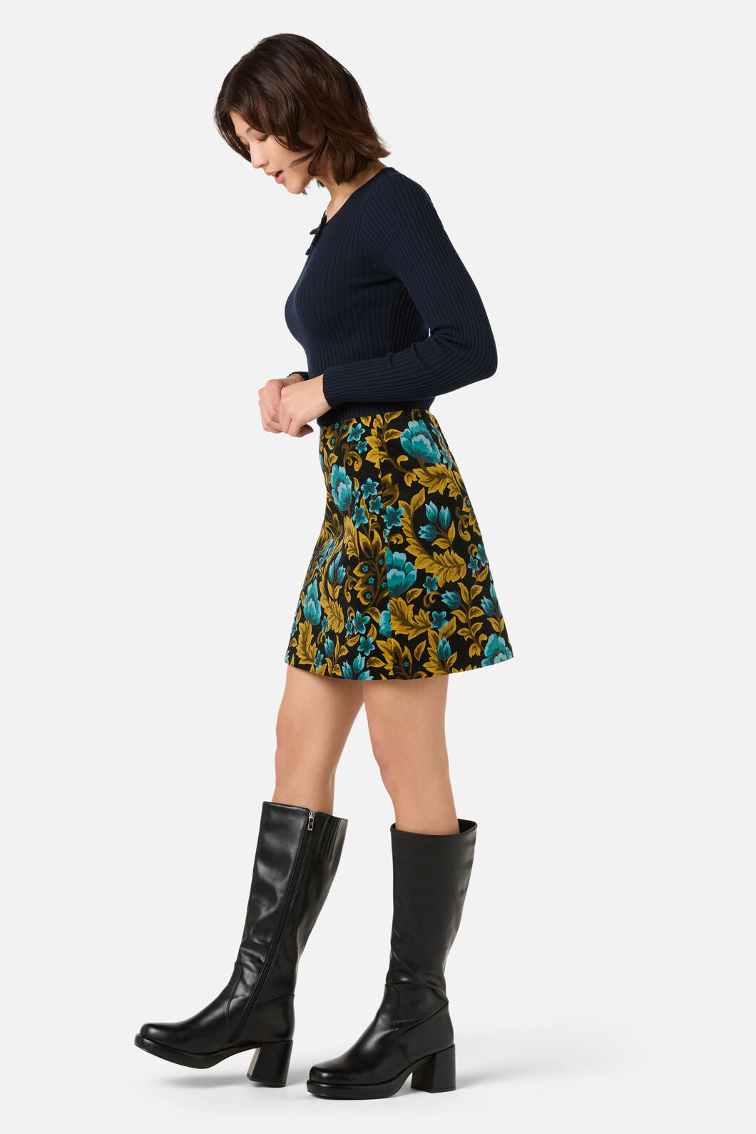 Azura Velvet Mini Skirt – Dangerfield