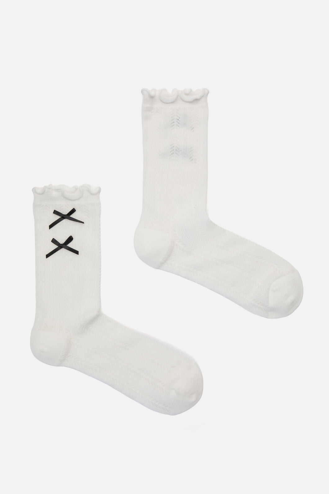 Princess Highway - White Lacey Bow Socks - white