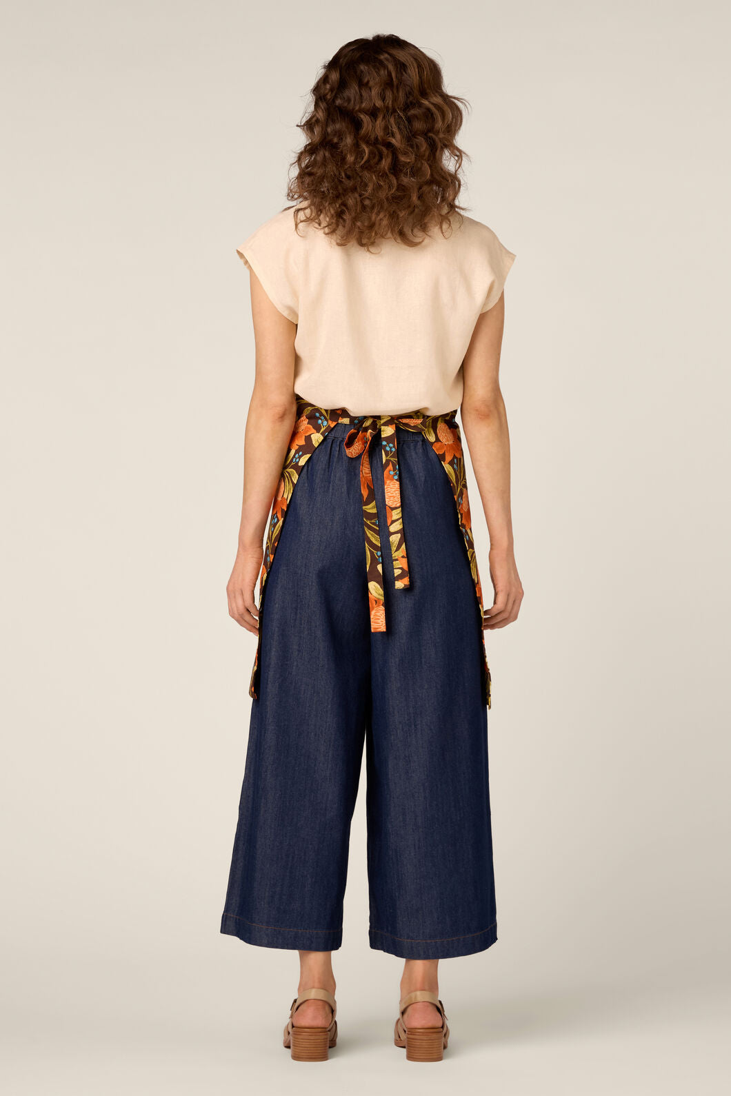Princess Highway - Waratah Apron - chocolate