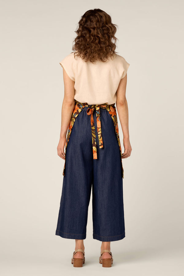 Princess Highway - Waratah Apron - chocolate