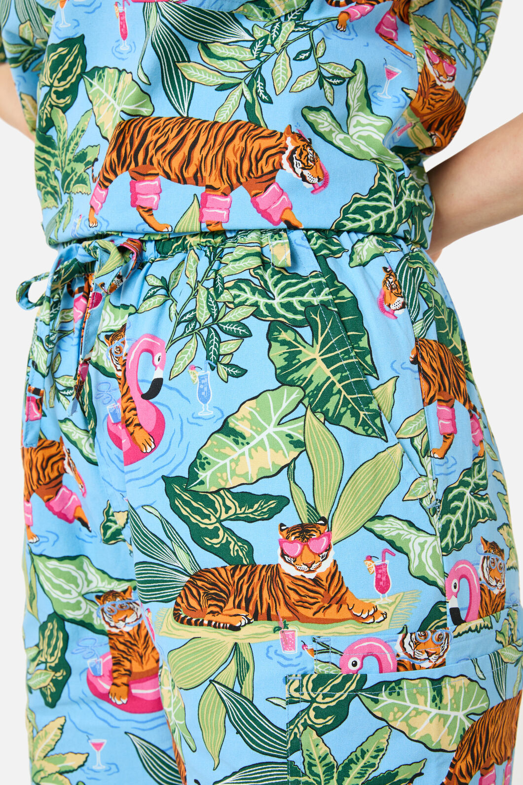 Scrubs With Love - Tiger Pool Scrub set - blue