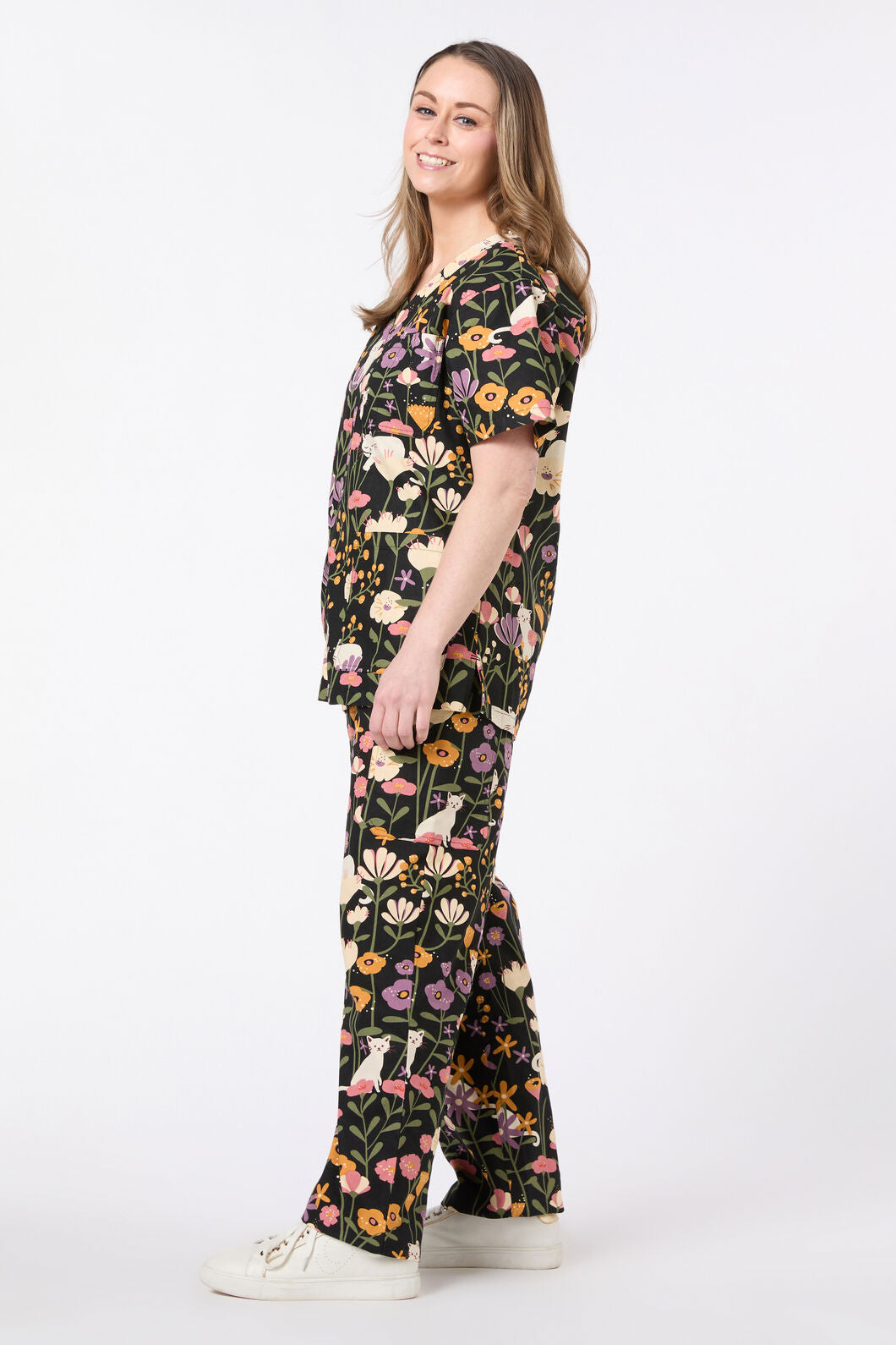 Scrubs With Love - Zoe Cat scrub set - black