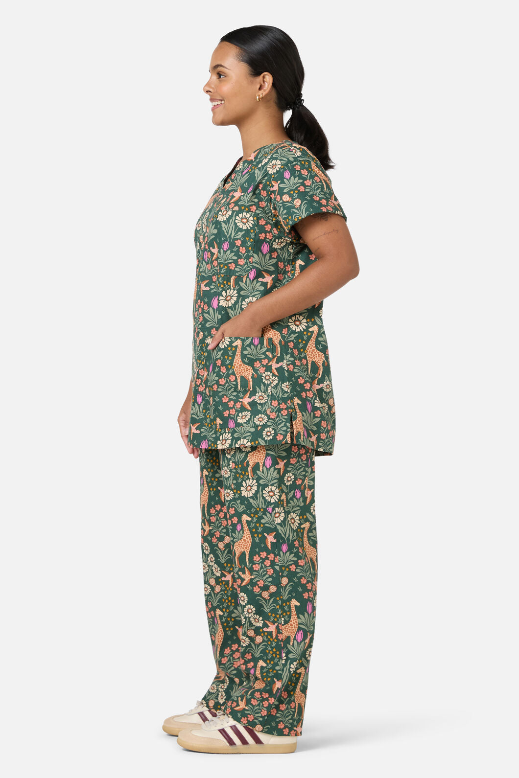 Scrubs With Love - Giraffe Scrub Set - green