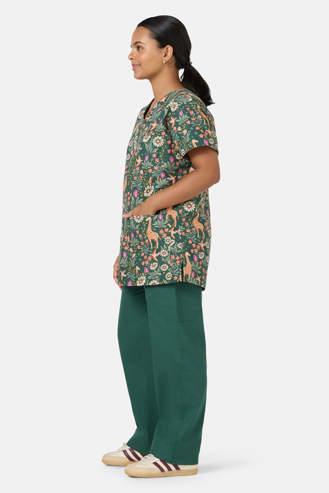 Scrubs With Love - Giraffe Top & Pant Scrub Set - green