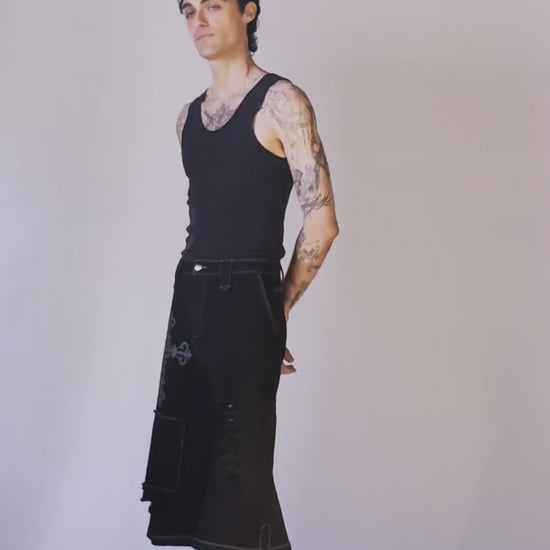 Black Friday - Sunday Short - black
