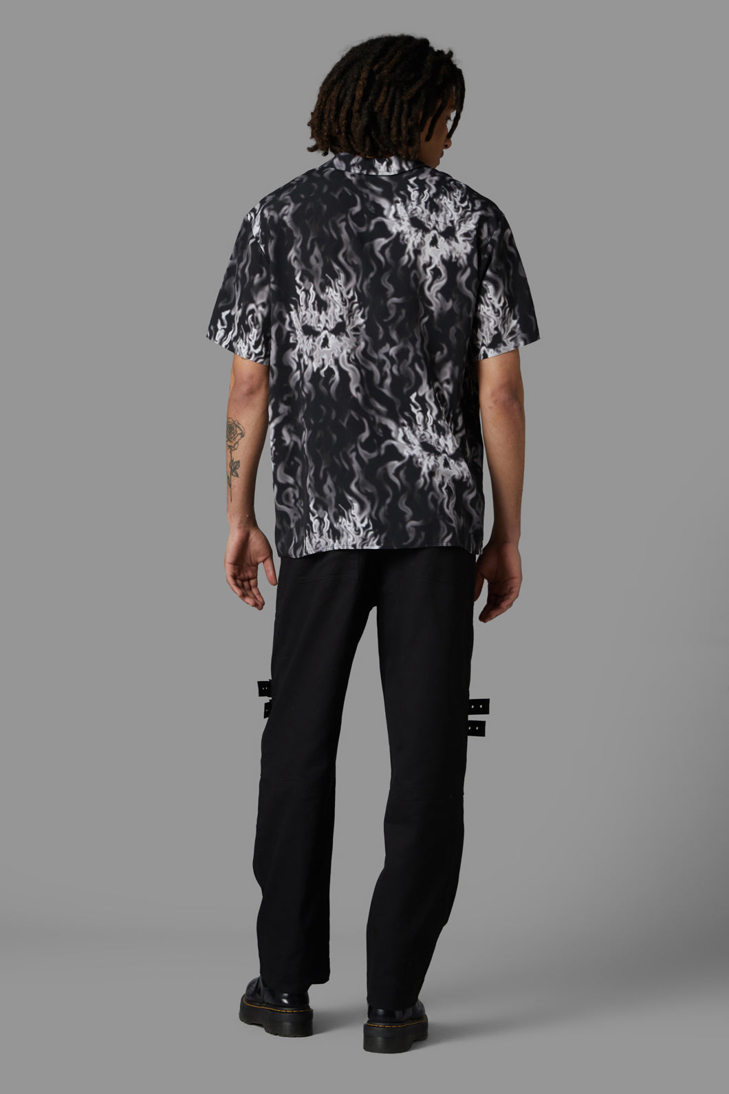Black Friday - Up In Flames Short Sleeve Shirt - black