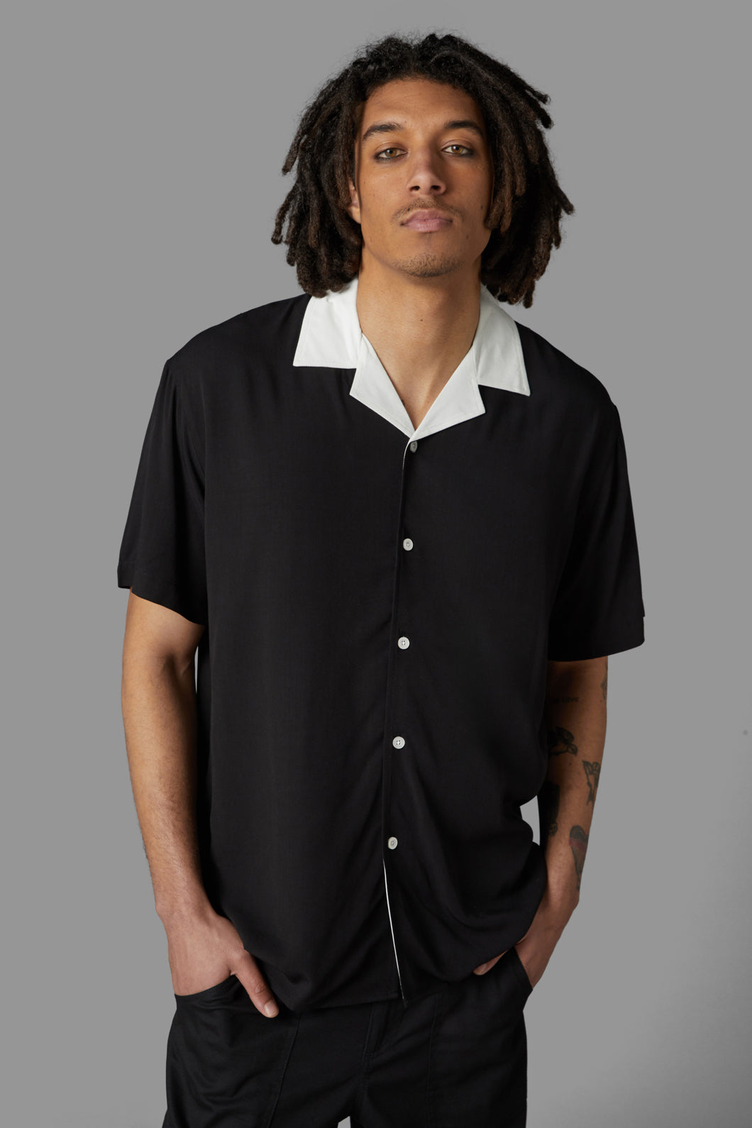 Black Friday - Contrast Collar Short Sleeve Shirt - black