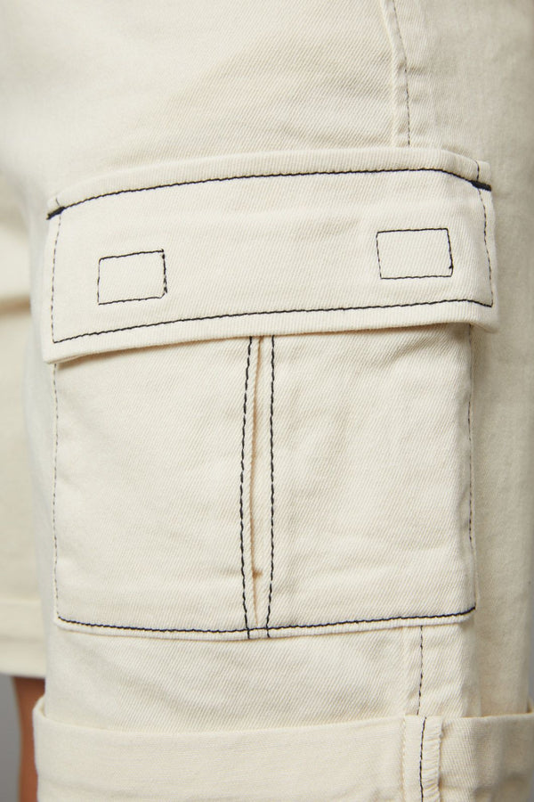 Black Friday - Creep Short - cream