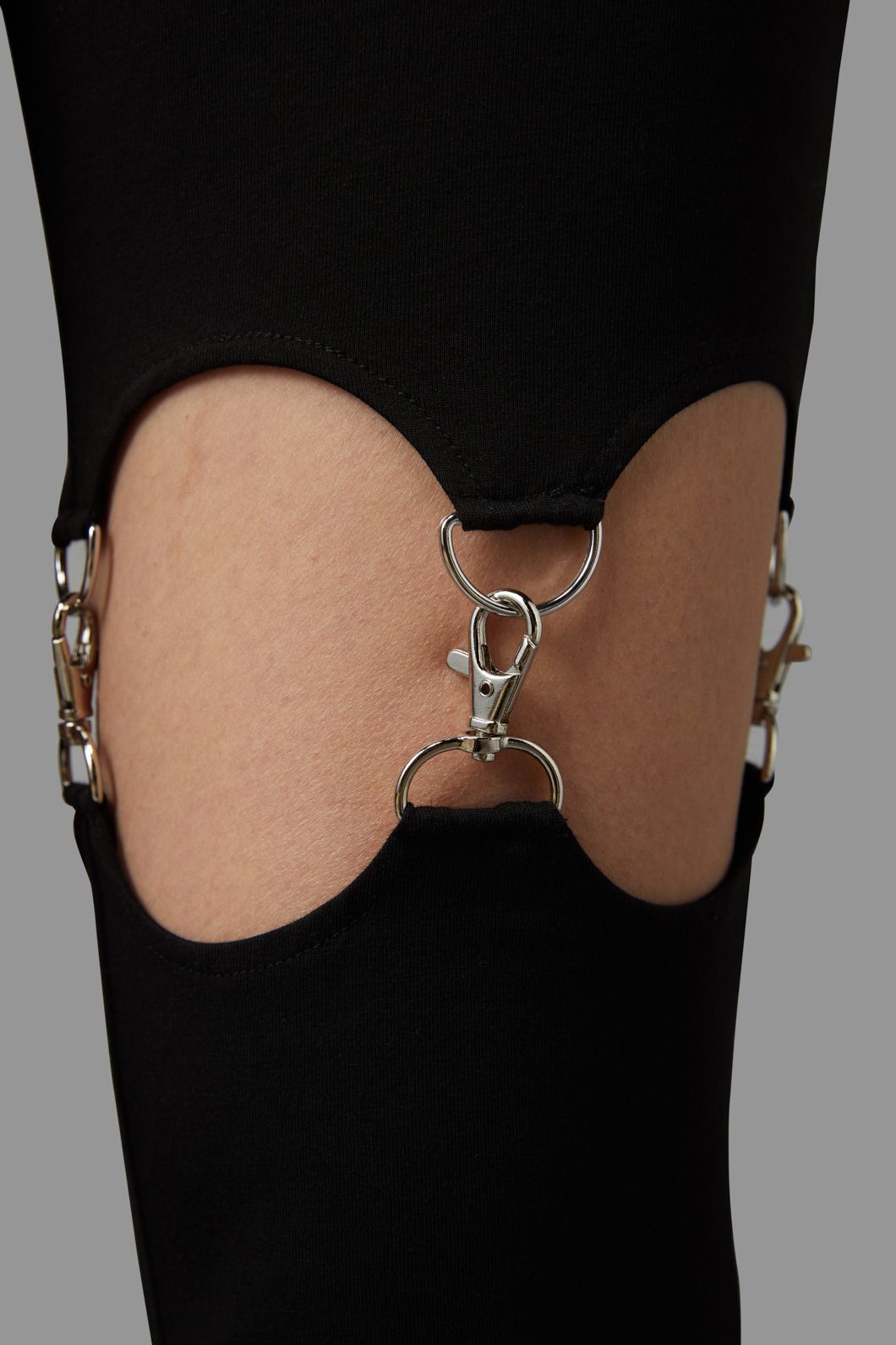 Black Friday - Jaywalker Cutout Pants - black