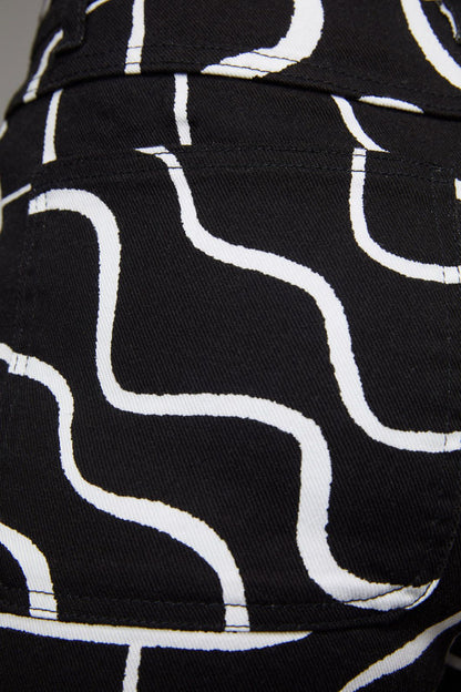 Black Friday - Soundwave Short - black