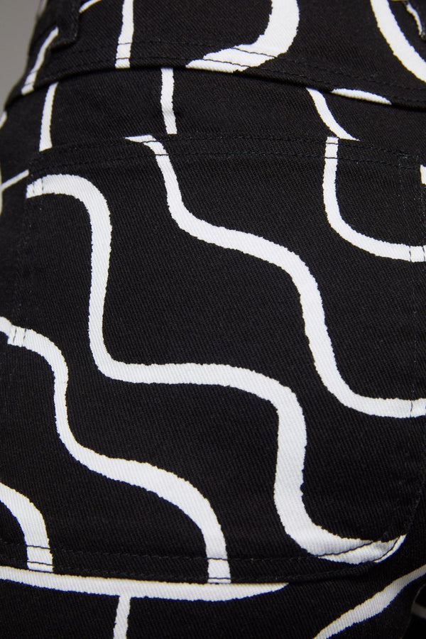 Black Friday - Soundwave Short - black